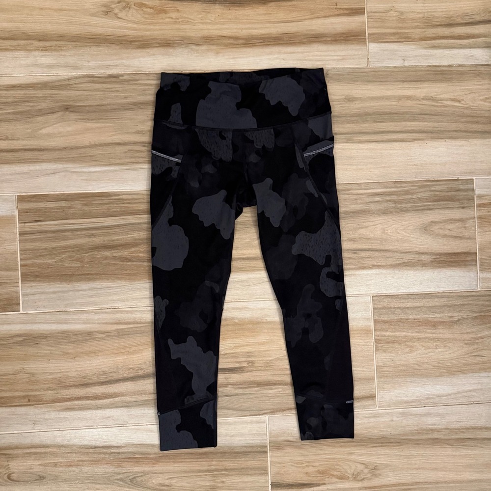 Athleta Ultimate Stash Pocket 7/8 Leggings Black Grey Camo Mesh Womens Small